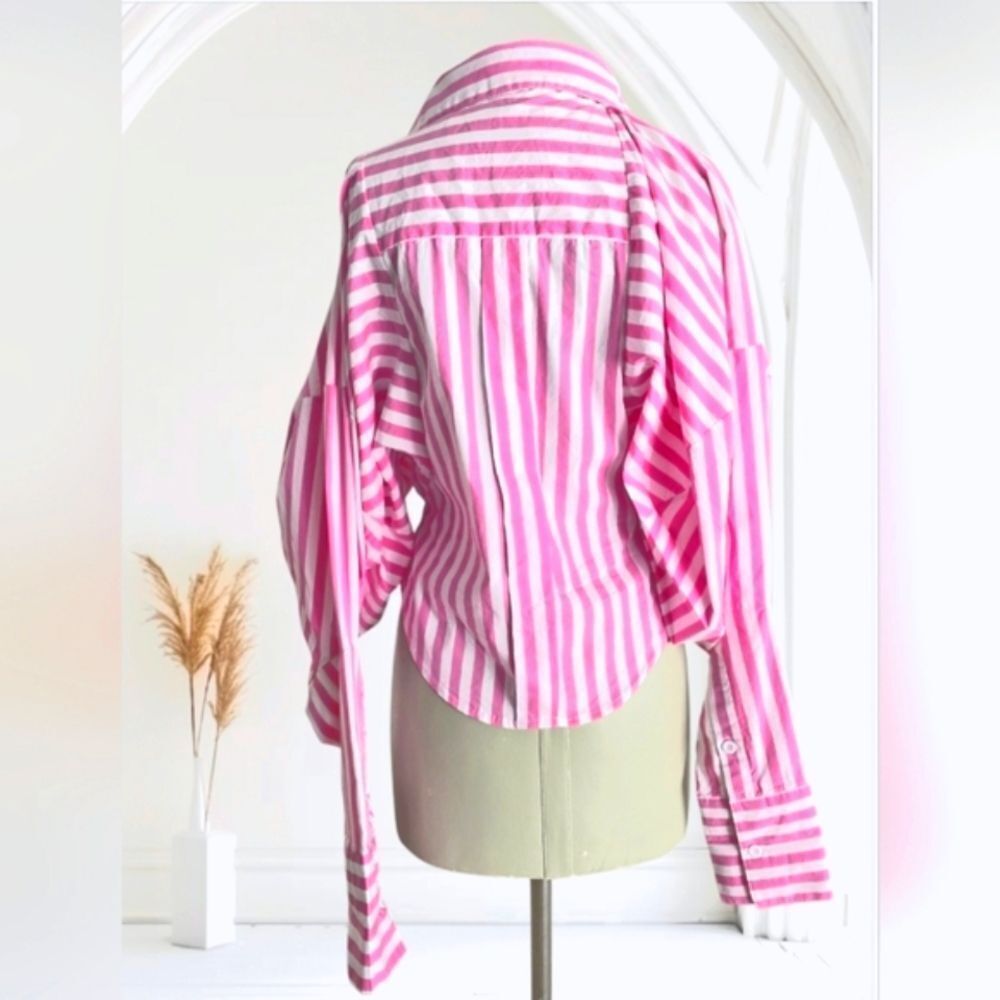 NEW- Striped Print Gigot Sleeve Fold Pleated Detail  Blouse.  Size M - Picture 4 of 7